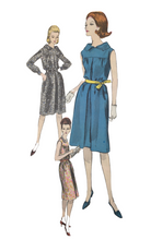 Load image into Gallery viewer, 1963 Vintage Sewing Pattern: Vogue  5879
