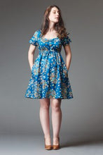 Load image into Gallery viewer, 2010&#39;s Deer and Doe Sewing Pattern: Aubépine Dress
